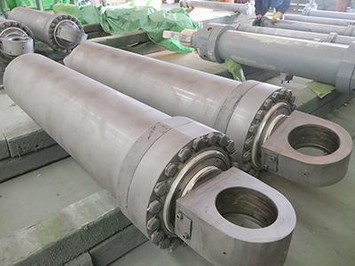  Судовой гидроцилиндр 